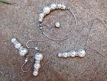 oceľová sada - náušnice, náramok a náhrdelník s bielymi perlami aj svadobná                