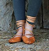 Ponožky, pančuchy, obuv - Krpce zošité v strede, podlepené (24 cm) - 6994601_