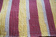 Úžitkový textil - Tkaný koberec bordovo-žlto-béžový - 6997699_