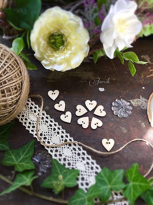 Galantéria - Drevené srdiečko gombík 2 cm - 7002029_