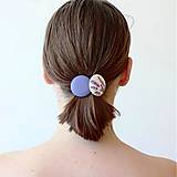 Ozdoby do vlasov - Gumičky do vlasov s buttonkami vo veselých svetroch (s detskou gumičkou) - 7023991_