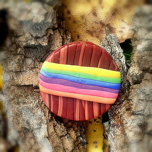 Brošne - FIMO drevené brošne z oblohy (dúha) - 7099832_