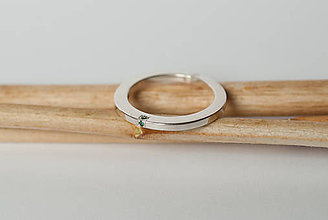 Prstene - Zásnubný prsteň / obrúčka obdĺžniková - vysoká zúžená - 7109789_