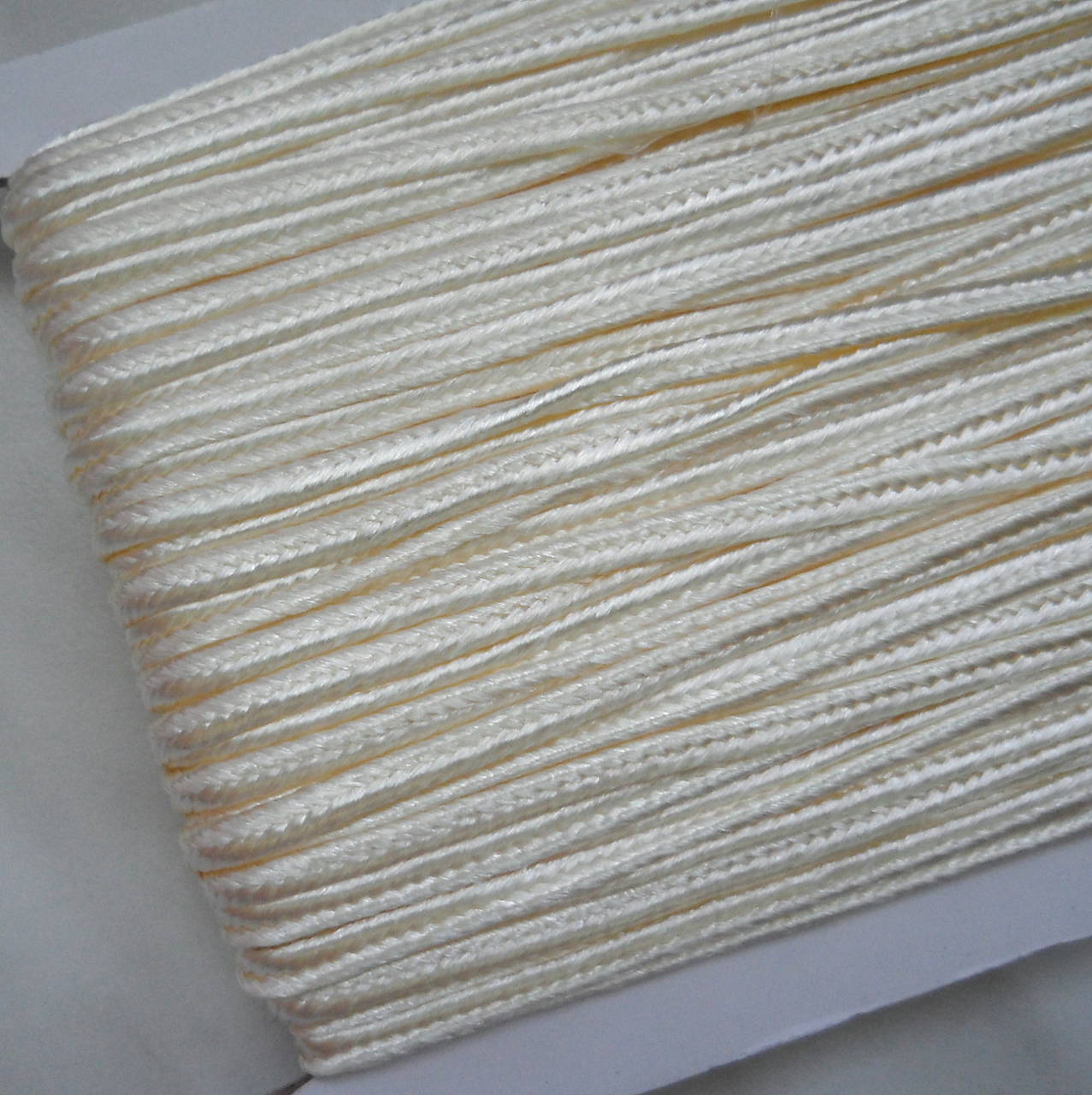 Šujtáš 3mm-1m (krémová)