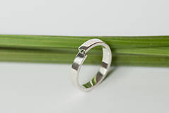 Prstene - Zásnubný prsteň / obrúčka obdĺžniková - predelená - 7116180_