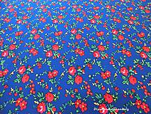 Textil - Krojová látka - kvietky malé na modrom podklade - cena za 10 cm - 7119689_