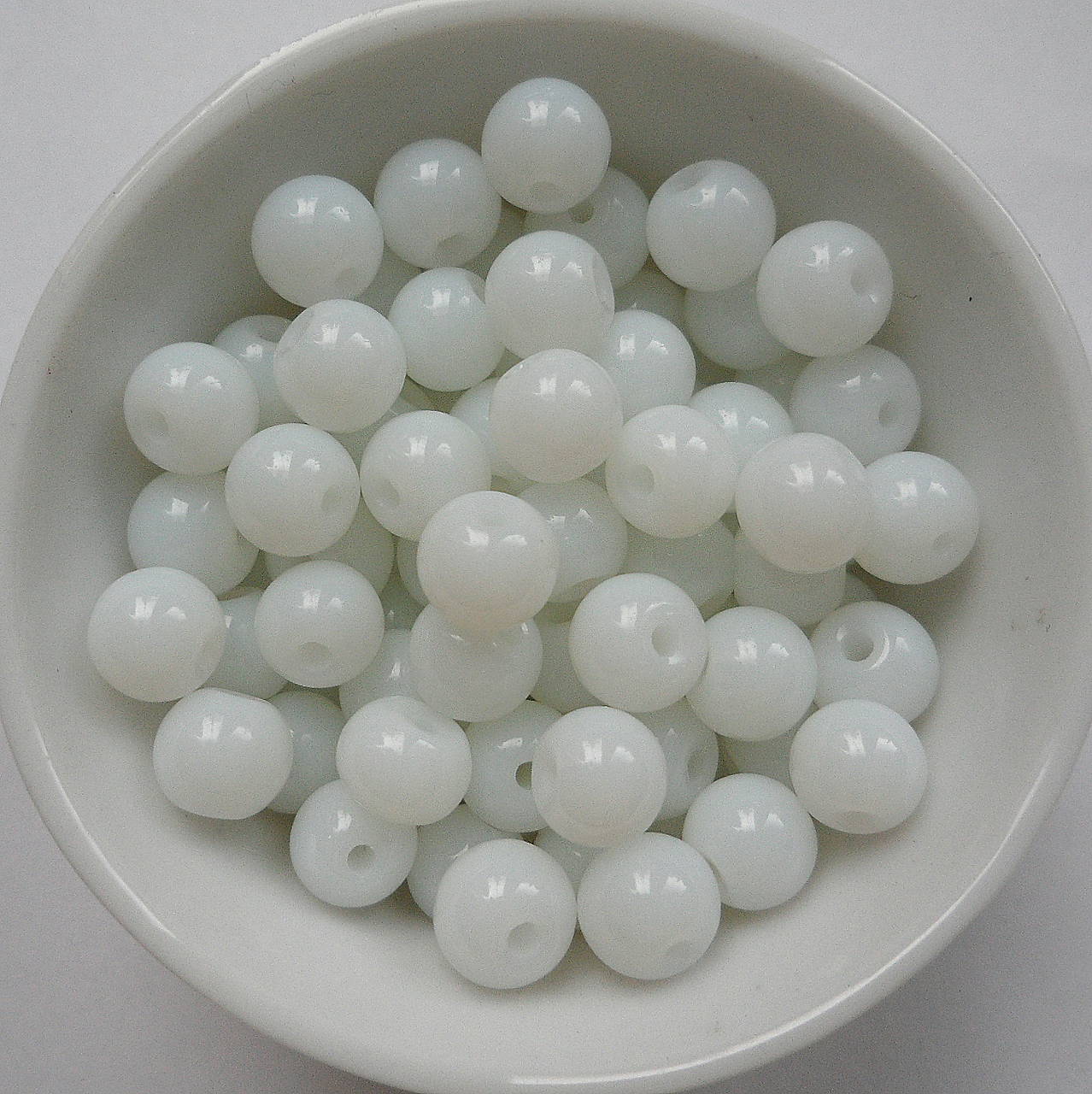 Sklenené korálky-biela