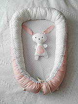 Hniezdo pre bábätko - ružovo biele s bodkami