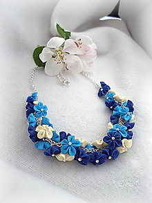 Náhrdelníky - Modrastý kvetinový náhrdelník. - 7156201_