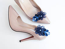 Ponožky, pančuchy, obuv - Tmavomodré kvetinkové klipy na topánky - 7189197_