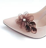 Ponožky, pančuchy, obuv - Elegantné "vuittonky" - klipy na topánky hnedé so štrasovým kamienkom - 7207000_