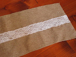 Úžitkový textil - Šerpa z jemnej jutoviny s čipkou šírka 24cm - 7214405_