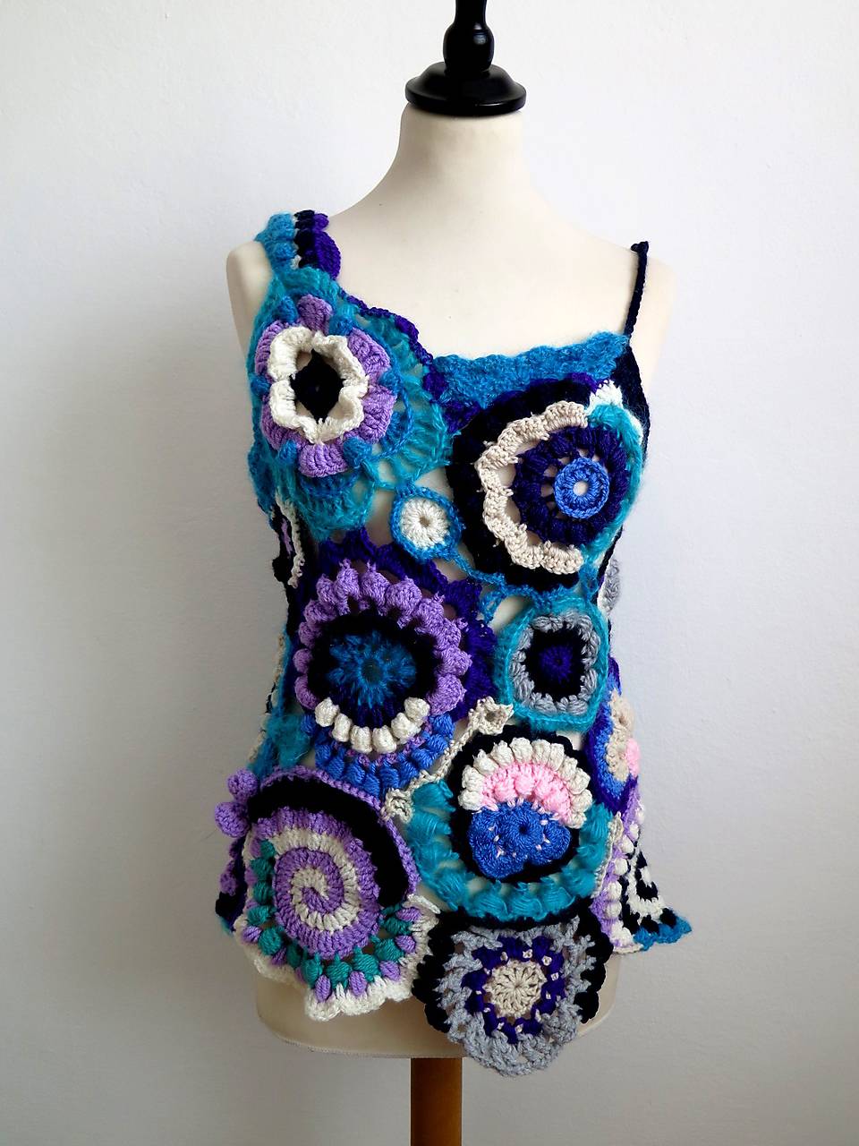 freeform crocheting - vesta 