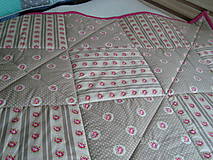 Úžitkový textil - Patchworkový prehoz hnedo-ružičkatý - 7241363_