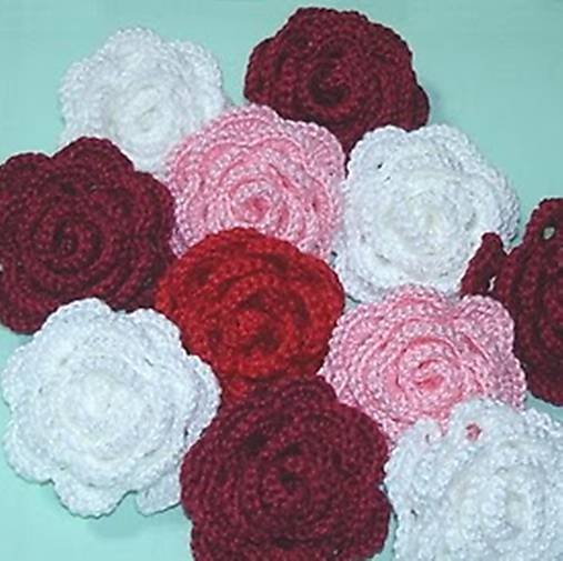 Materiál ručne robený - Háčkované aplikácie (ružičky 6 cm) - 7243034_