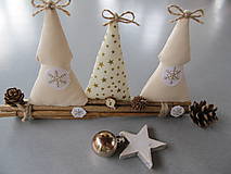 Dekorácie - Vianočné stromčeky s kvapkou zlatej na halúzkach - 7273128_