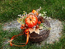 Dekorácie - Jesenná dekorácia s tekvicou v prútí - 7299306_