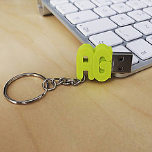 Kľúčenky - mini USB kľúč s iniciálami - 7303837_