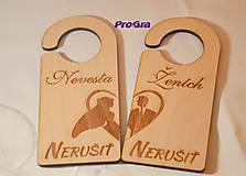 Tabuľky - Závesy na kľučku Svadobný pár - sada 2 ks - 7304977_