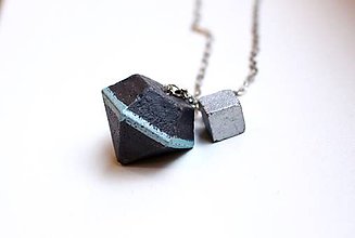 Náhrdelníky - Betónový diamant čierny s kockou - 7309613_
