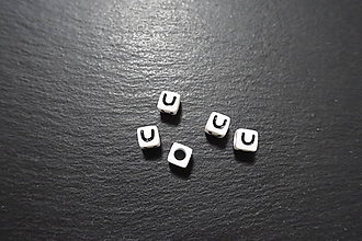 Korálky - Písmenko kocka (Abeceda) (U) - 7307953_