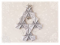 Dekorácie - Vianočný stromček Origami / Sivo - biely, malý - 7309105_