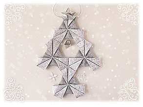 Dekorácie - Vianočný stromček Origami / Sivo - biely, malý - 7309105_
