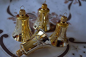 Dekorácie - Zlaté zvončeky s hviezdičkami - 7318562_
