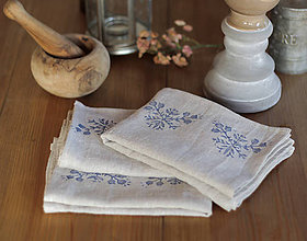 Úžitkový textil - Set troch ľanových utierok s ručnou potlačou motívov "Čučoriedkový folk" - 7337891_