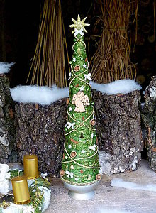 Dekorácie - Vianočný stromček zelená + zlatá - 7377890_
