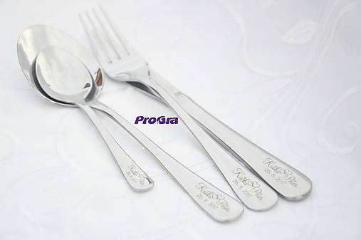 Príbory, varešky, pomôcky - Príbor s gravírovaním - Srdiečka - sada 4ks - 7381790_