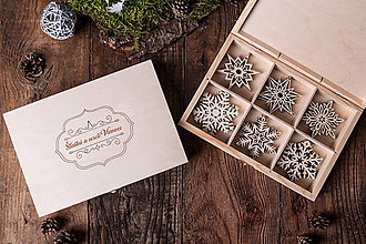 Dekorácie - Vianočné vločky z dreva - Kolekcia SNOWFLAKE - 7413007_