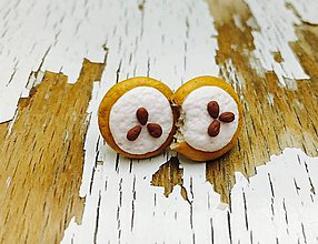 Náušnice - moravské tvarohové koláčiky (1 nakusnutý) - 7492544_