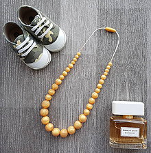 Náhrdelníky - Elegantný silikónový náhrdelník na kojenie "Zlaté perly" - 7511519_