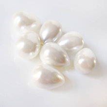 Minerály - Biela perla imitácia poloprevŕtaná / slza 10x13mm - 7529666_