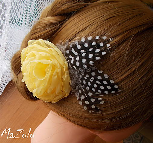 Ozdoby do vlasov - plesová spona s prepeličím perím - 7536572_