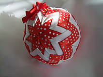  - Vianočná guľa - bieločervená s bodkami - 7545594_