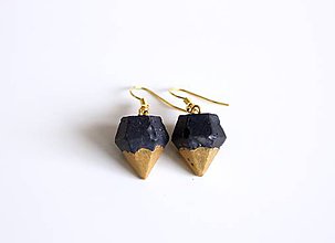 Náušnice - Betónové diamanty black/gold - 7552510_