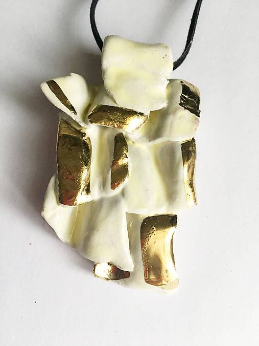 Náhrdelníky - bledožltý prívesok - 7557577_