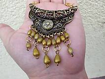Náhrdelníky - zlato-mosadzný náhrdelník - filigránový + polymér - 7592548_