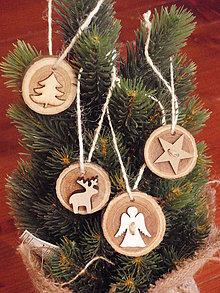 Dekorácie - Vianočné drevené ozdoby - sada 4 kusy - 7606786_