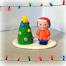 Sochy - Farebný vianočný stromček a (chlapec) - 7609758_