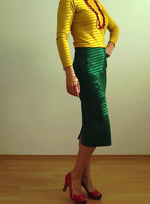 puzdrová sukňa v sviežej zelenej farbe