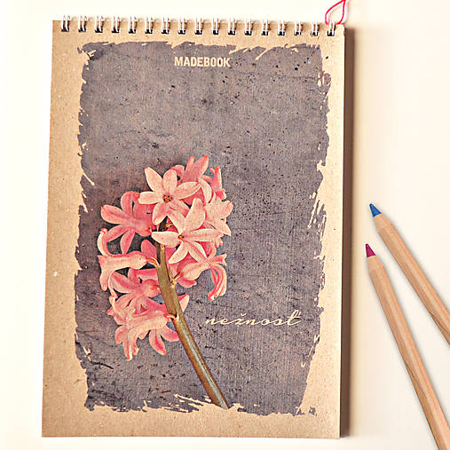 Papiernictvo - MADEBOOK špirálový blok A5 - nežnosť - 7625030_