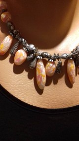 Náhrdelníky - Ružový náhrdelník / imitácia kameňa - 7654616_