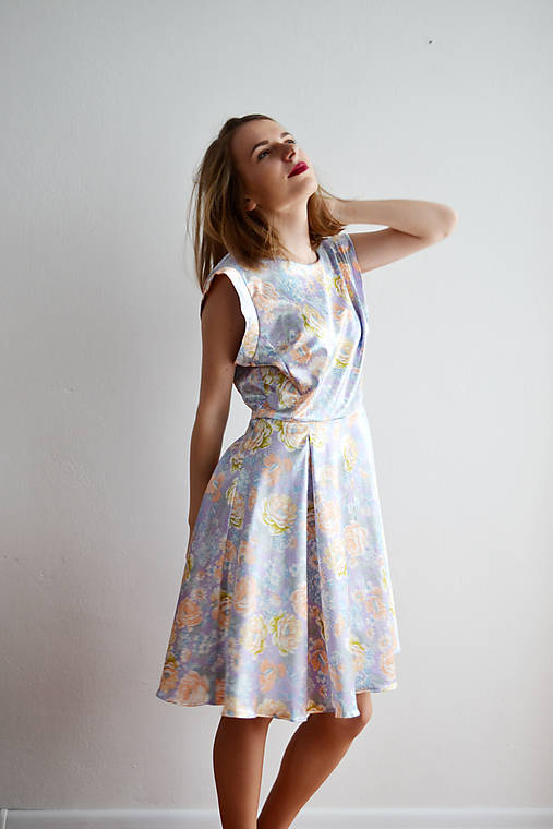  - Saténové šaty s utajeným kvetinovým vzorom- obrovská  zľava  - 7670334_