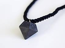 Náhrdelníky - Betónový diamant na lanku - 7675638_
