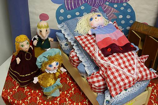 Hračky - Rozprávka. Princezná na hrašku - Bábkove divadlo. - 7699564_