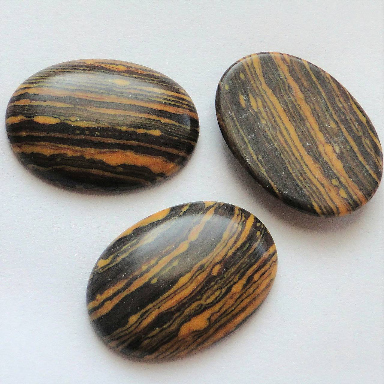 Kabošon plast 18x25mm-1ks