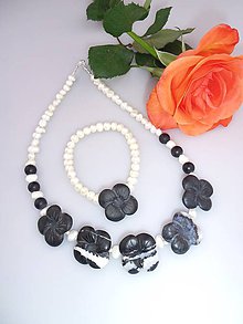 Sady šperkov - náhrdelník a náramok perly ónyx - kvety noci - 7755513_